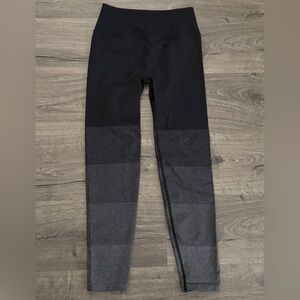 Lululemon athletica Black and Gray Leggings compression style sz 4